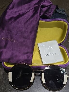 Gucci Black and Gold Round Sunglasses with Purple Dust Bag